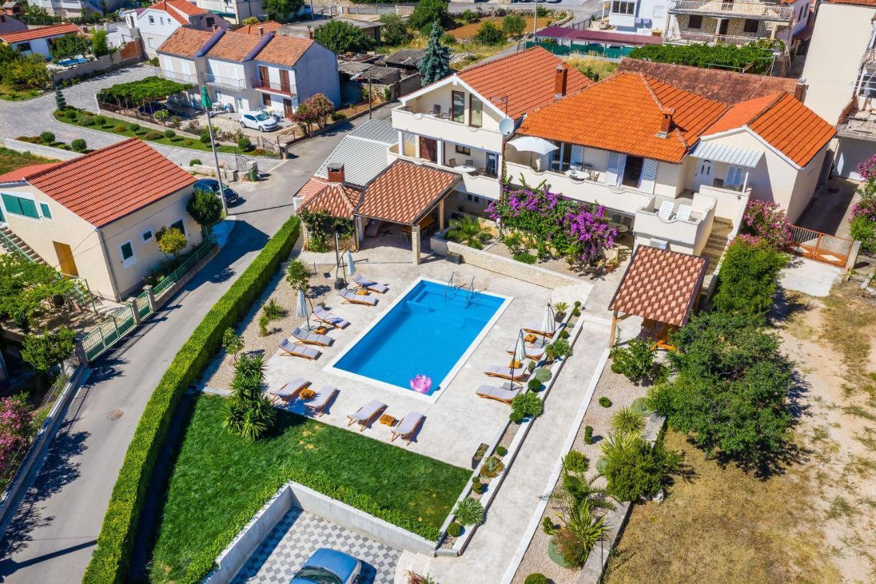 Merita Apartments With Pool Sveti Filip i Jakov Kültér fotó